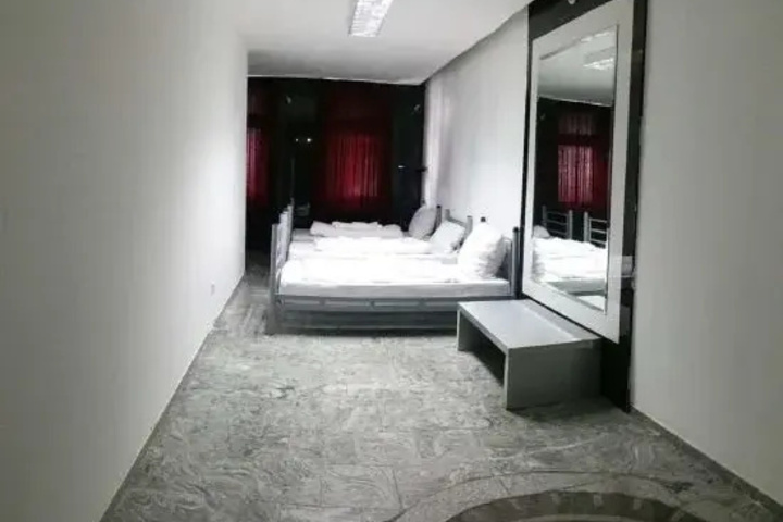 Room 3 of 20