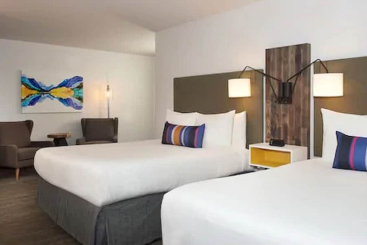 2 Queen Beds (3 of 13)