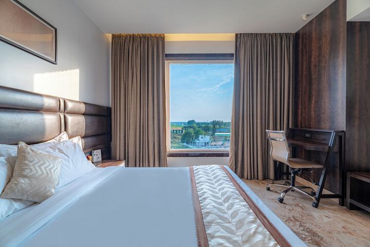 Room 15 of 30
