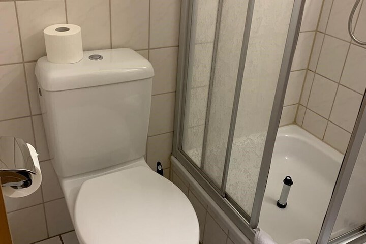 Room 30 of 40