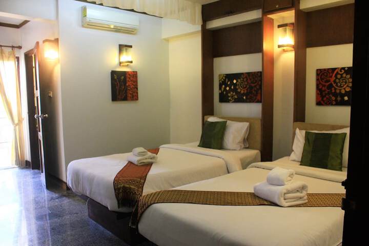 Room 27 of 73