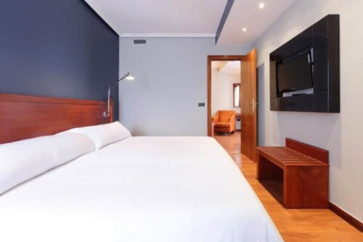 Room 18 of 68