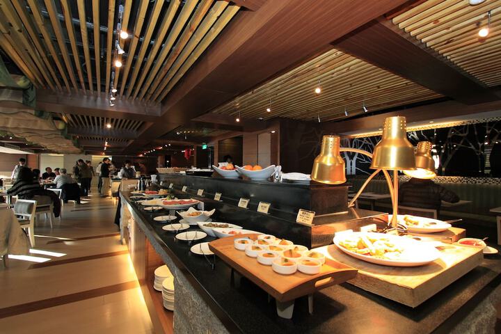 Dining 70 of 90