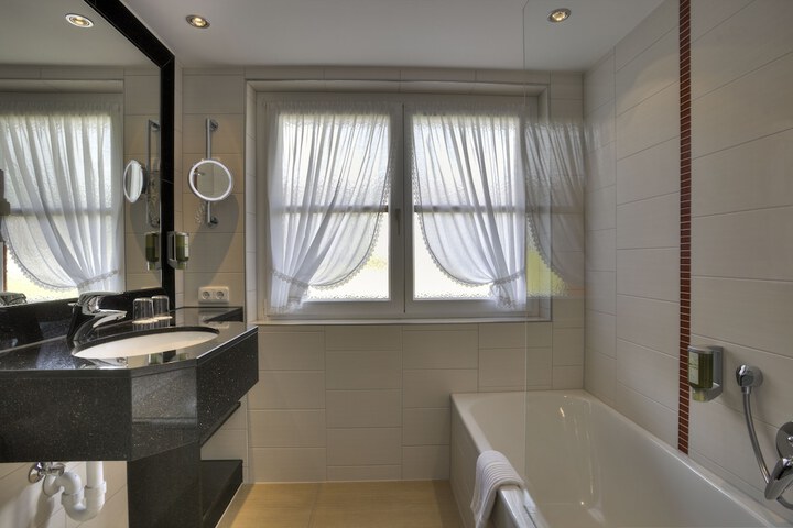 Room 20 of 48