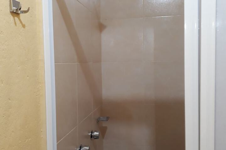 Room 26 of 38