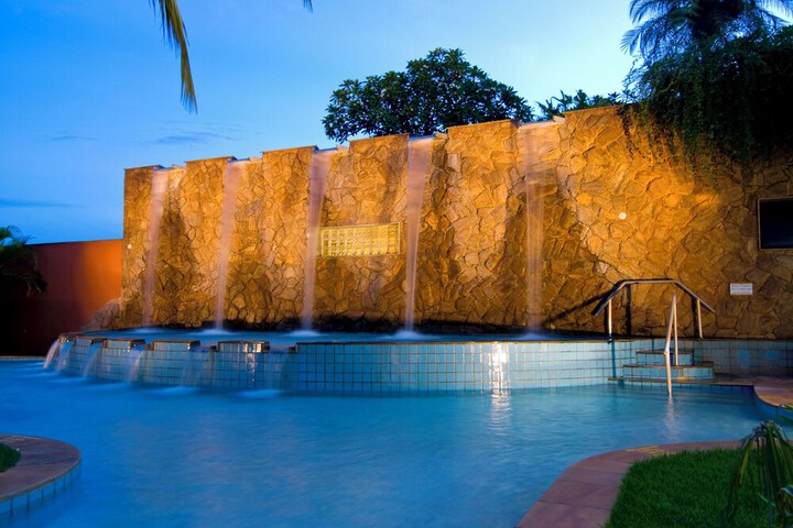 Hotel Pool