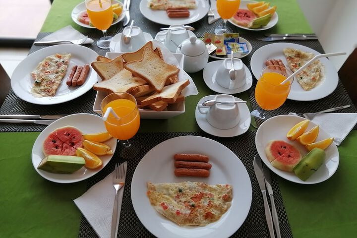 Breakfast/Coffee Service 80 of 95