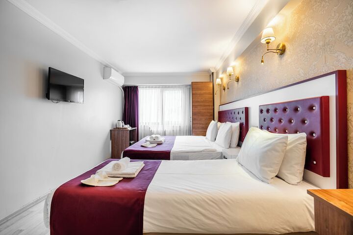 Room 32 of 66