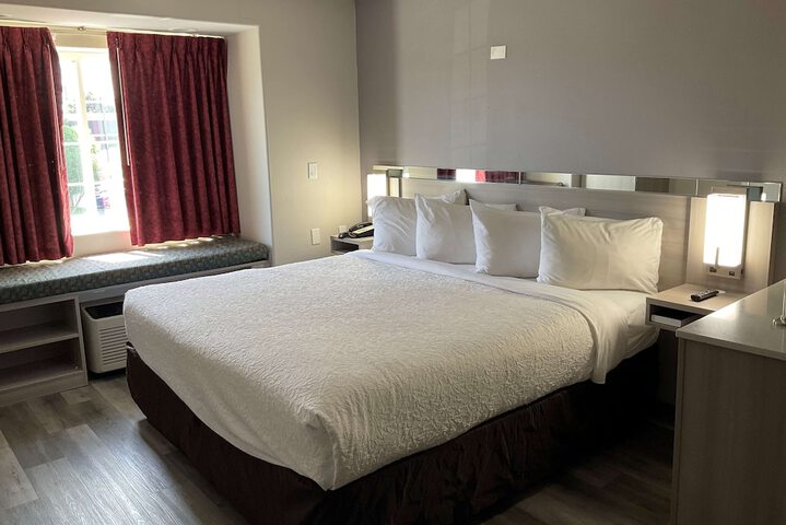 2 Queen Beds (5 of 13)