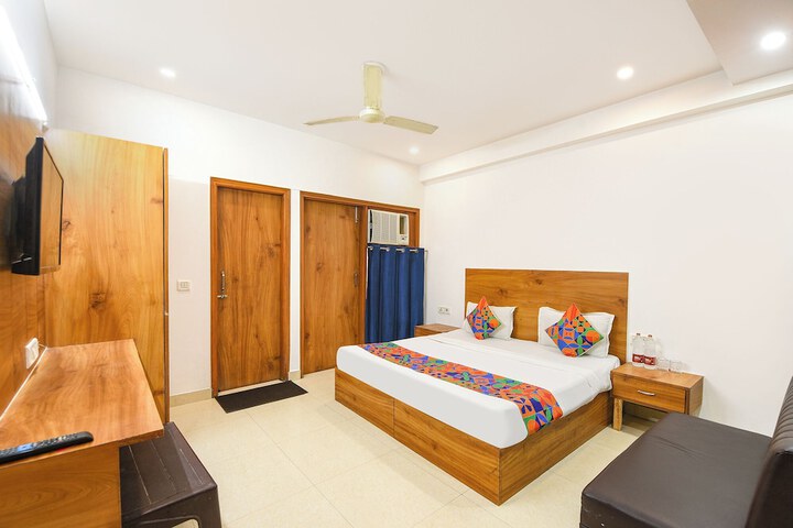 Room 16 of 31