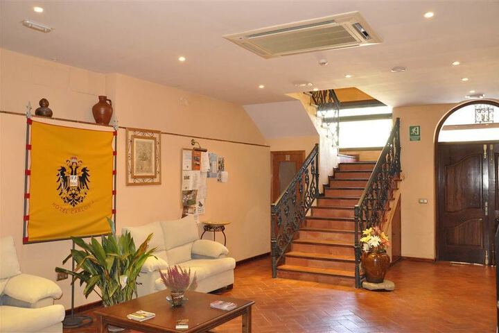 Entrance & Lobby
