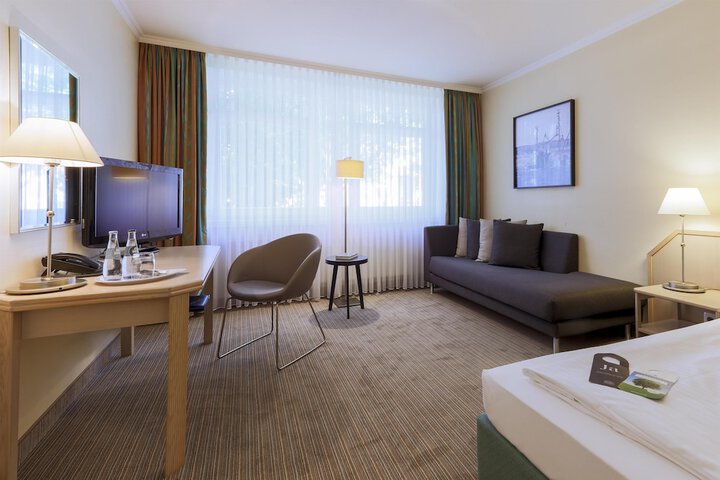 Hotel 80 of 82