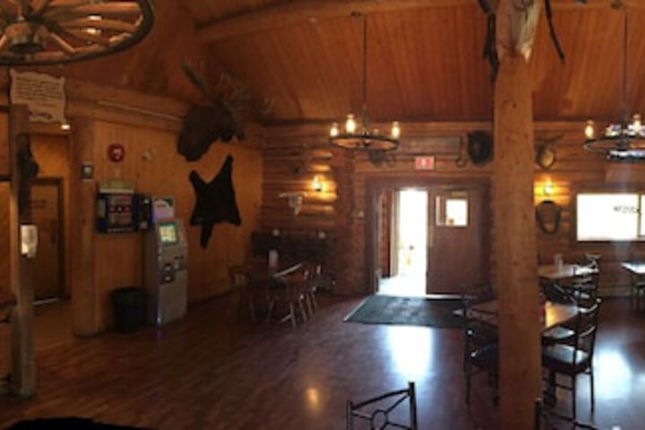 Lounge 44 of 80