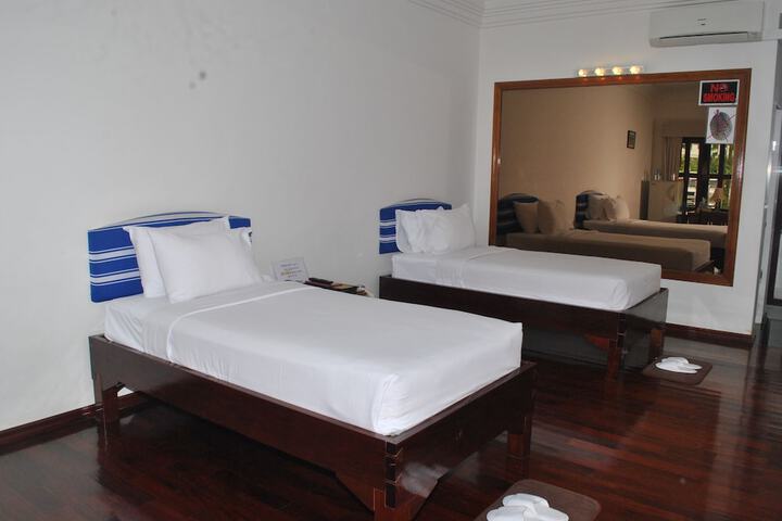Room 6 of 45