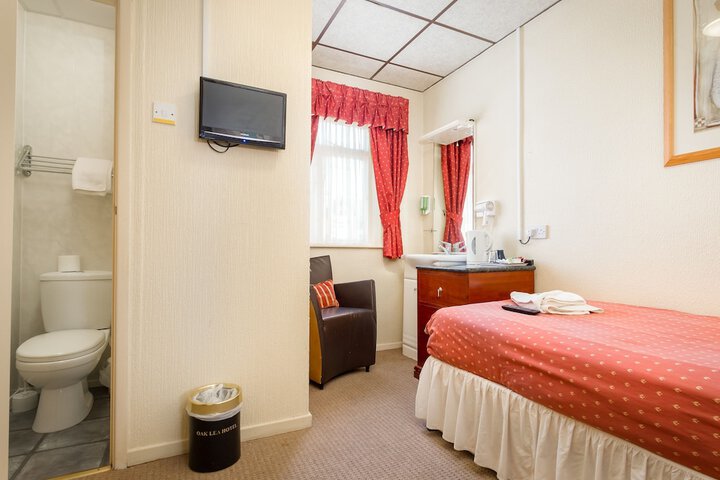 Room 7 of 61