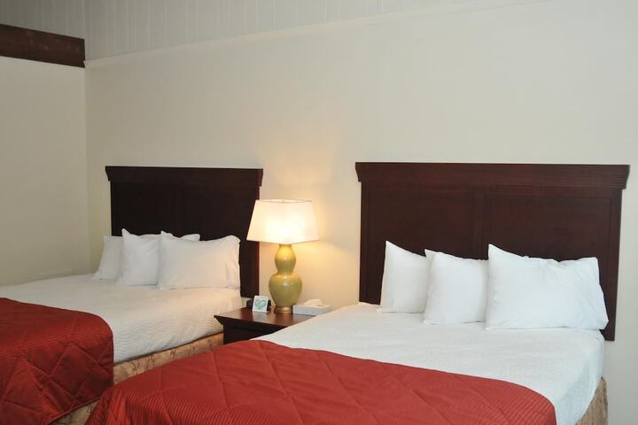 Room 15 of 108