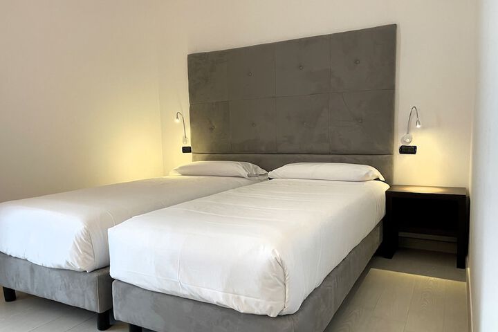 Room 8 of 21
