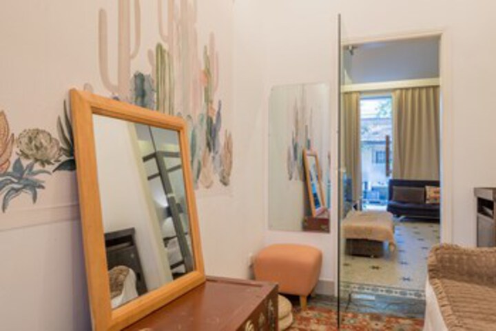 Room 8 of 19