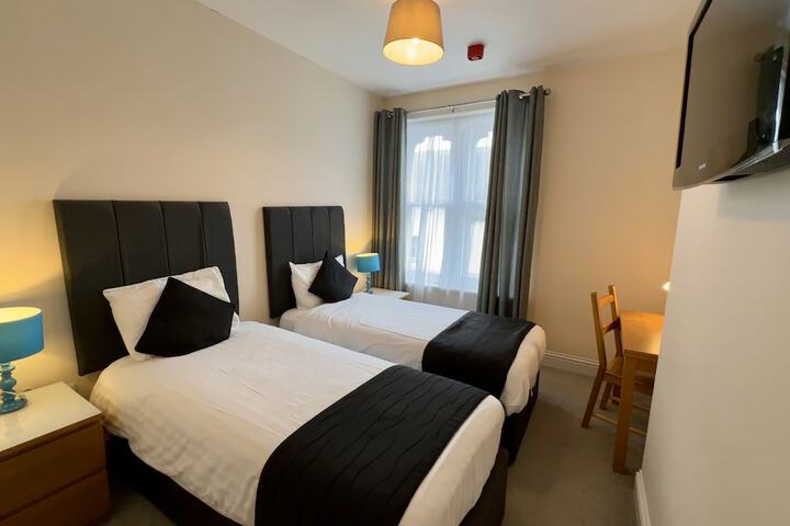 Room 30 of 77