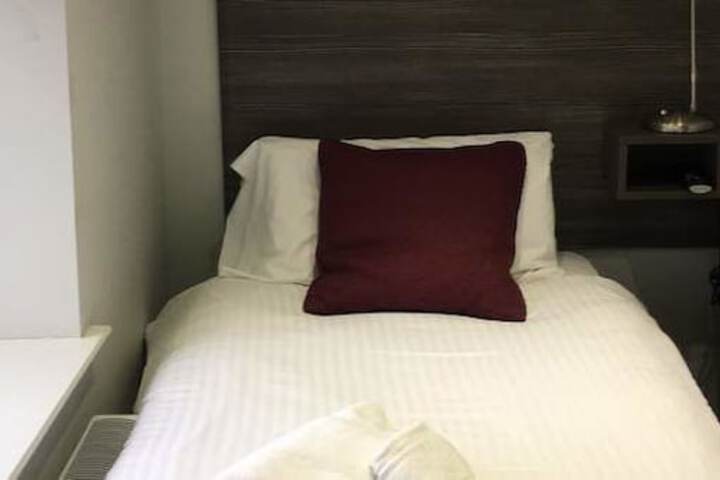 Room 8 of 17