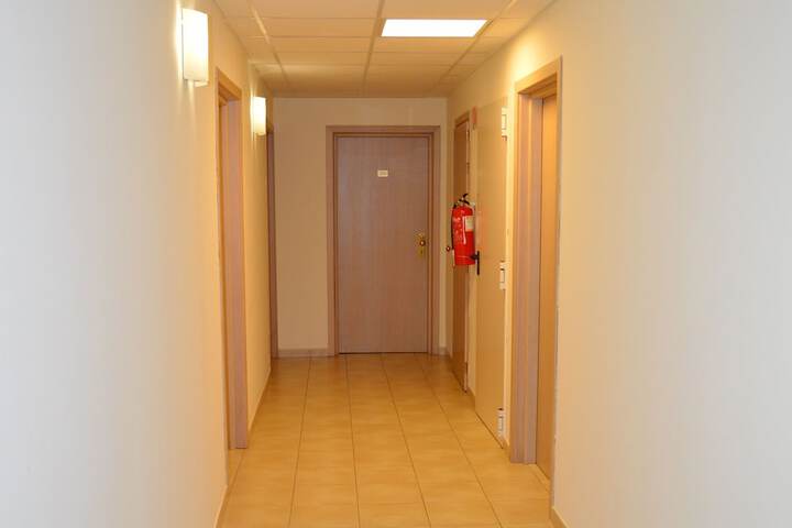 Ballroom/Hall 31 of 33
