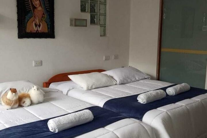 Room 9 of 18