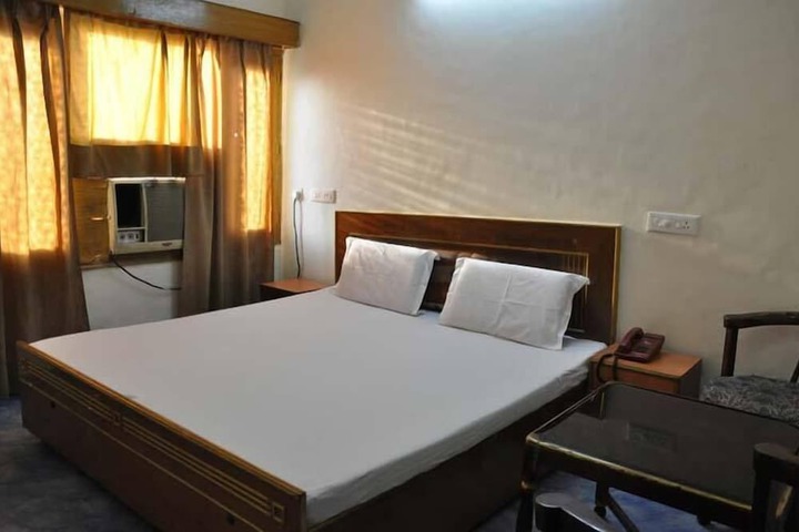 Room 3 of 19