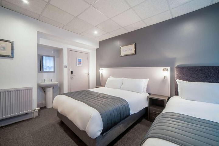 Room 14 of 48