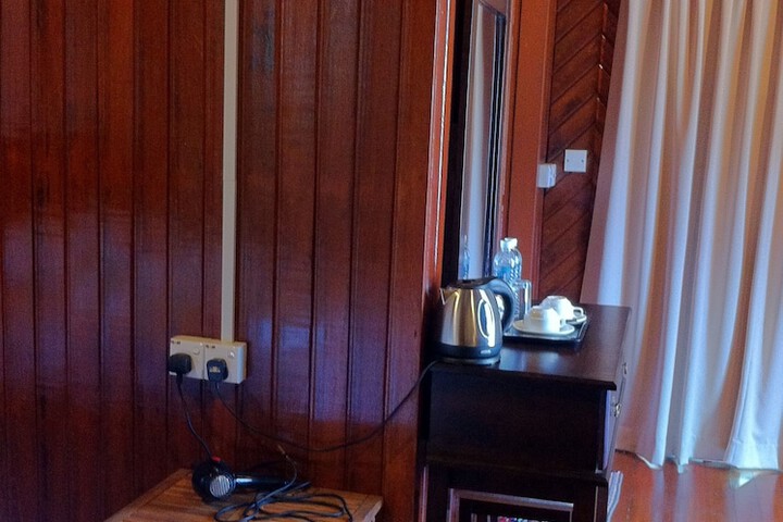 Room 30 of 114