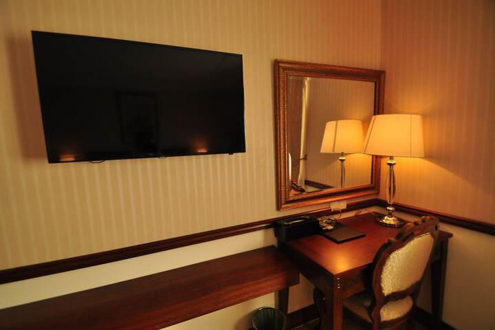 Room 9 of 50