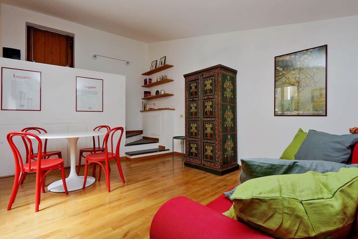 Room 9 of 38