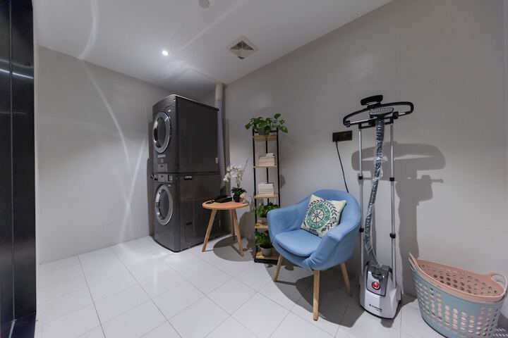 Room 61 of 86