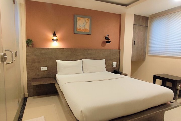 Room 13 of 52