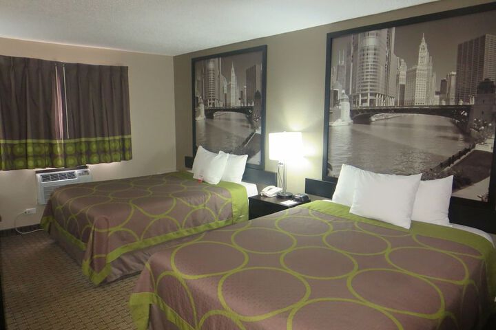 2 Double Beds (3 of 7)