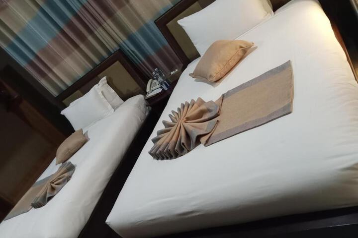 Room 27 of 61