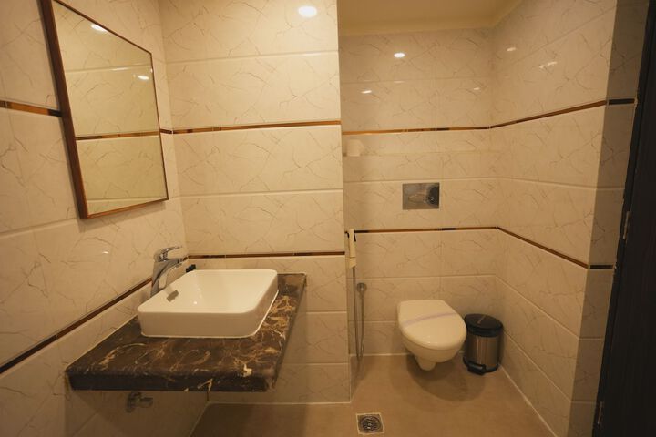Room 30 of 47