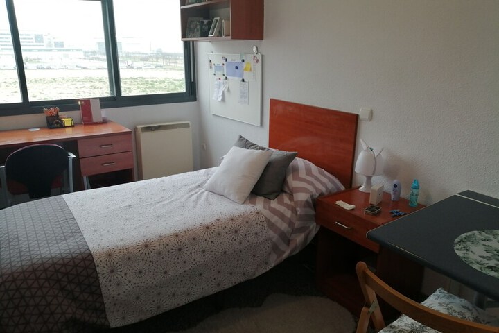 Room 12 of 21