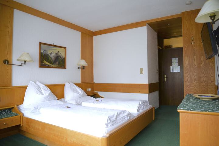 Room 18 of 61