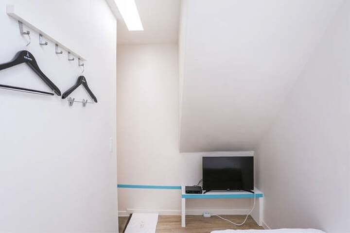 Room 15 of 60