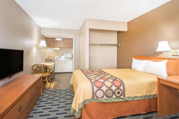 Deluxe Double Bed (7 of 15)