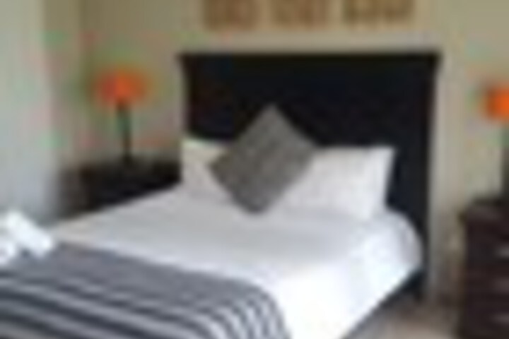 Room 44 of 171