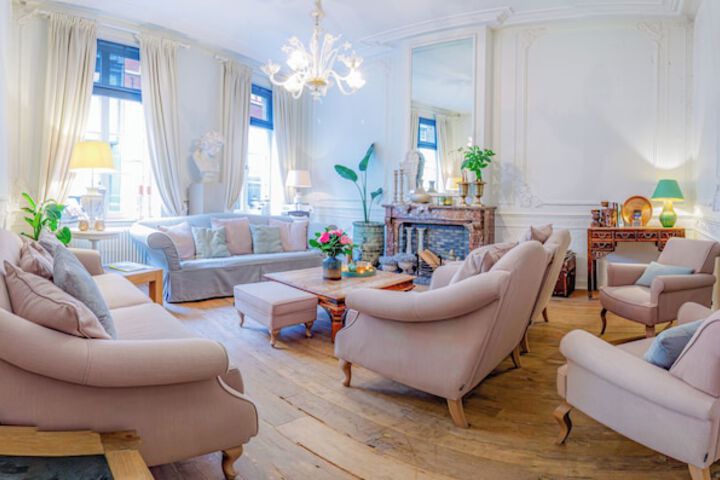 Guest Lobby