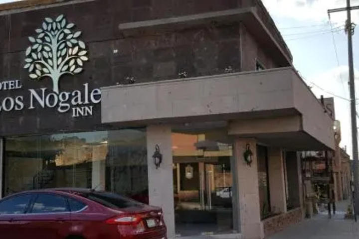 Exterior of Los Nogales Inn