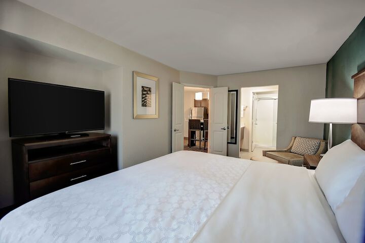Studio King Size Bed (12 of 21)
