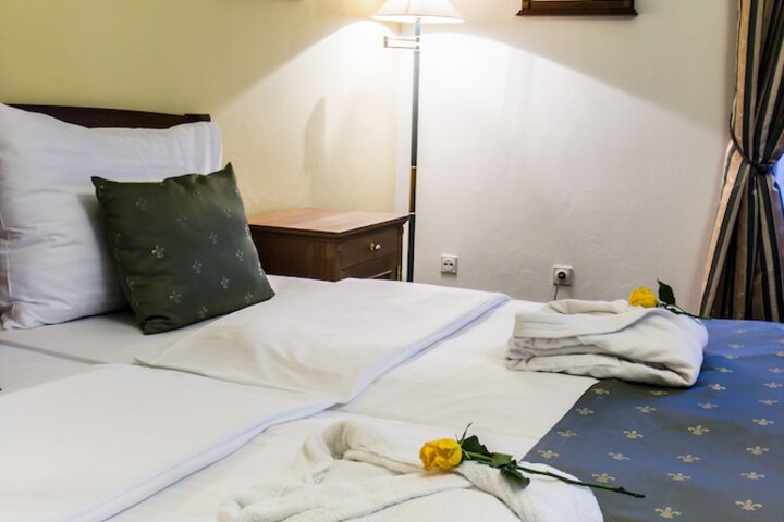 Room 45 of 90