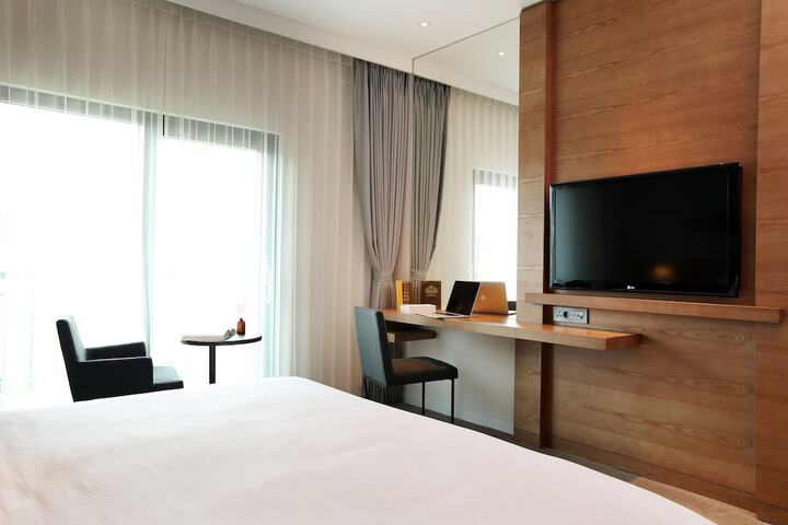 Room 25 of 145