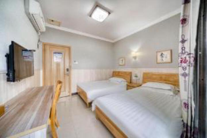 Room 5 of 5