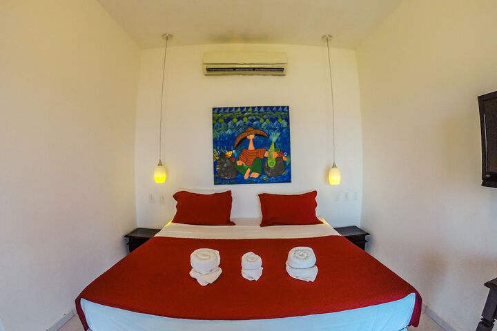 Room 12 of 48