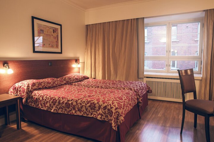 Room 47 of 77