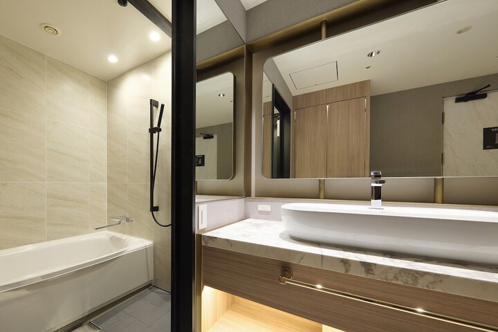 Room 40 of 64